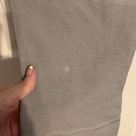 lululemon Capri Medium Compression Leggings - Picture 4 of 5